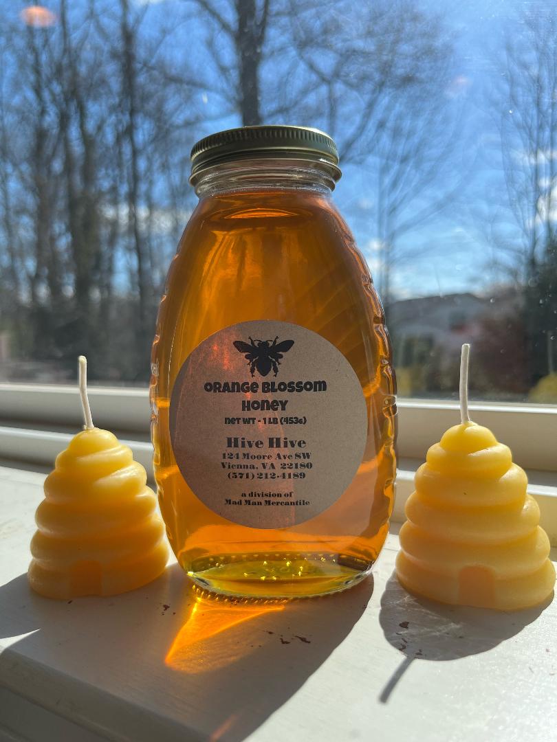 Darker on the color spectrum, this honey combines a wonderful balance of sweetness and complexity.  Moderate sweetness gives way to a layer of floral notes that are unique to this variety.  Originating from Florida, this honey is a wonderful baking honey, or simply drizzled on your favorite foods.